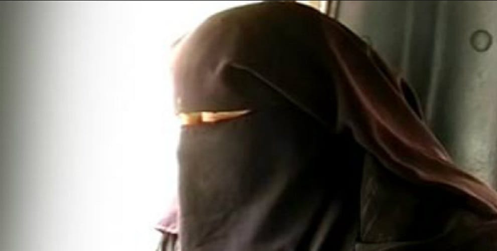 Triple talaq to opposed... wife attacked with sharp weapons