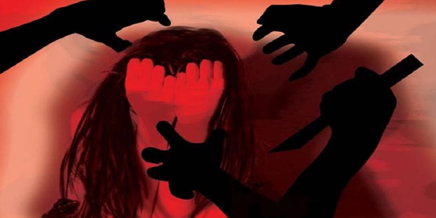 A lady alleged to IAS officer for sexual harasment in Lucknow.