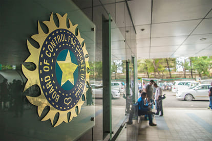 sunil gavaskar is going to be doubt about his commentator role 