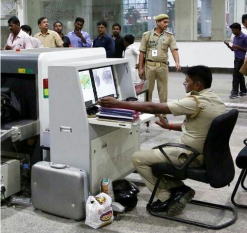 Problem in esclator in Lucknow metro.