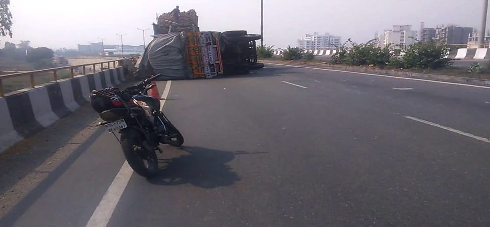 three died in road accident at national highway 24 in muradabad