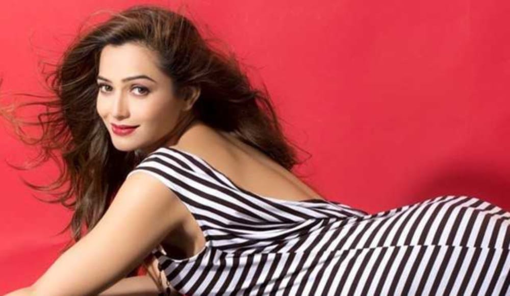 uttarakhand girl samiksha will play wife role of boby deol in poster boys