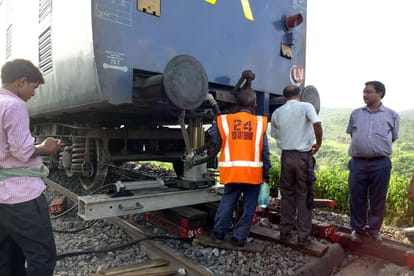 shkatipunj express derail at very dangerous place in sonebhadra