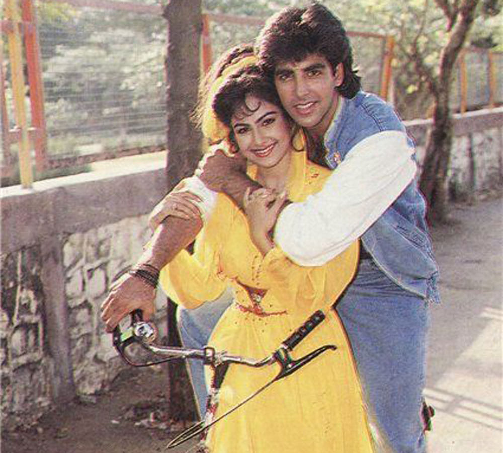 akshay kumar goes siddhivinayak temple with his every girlfriend