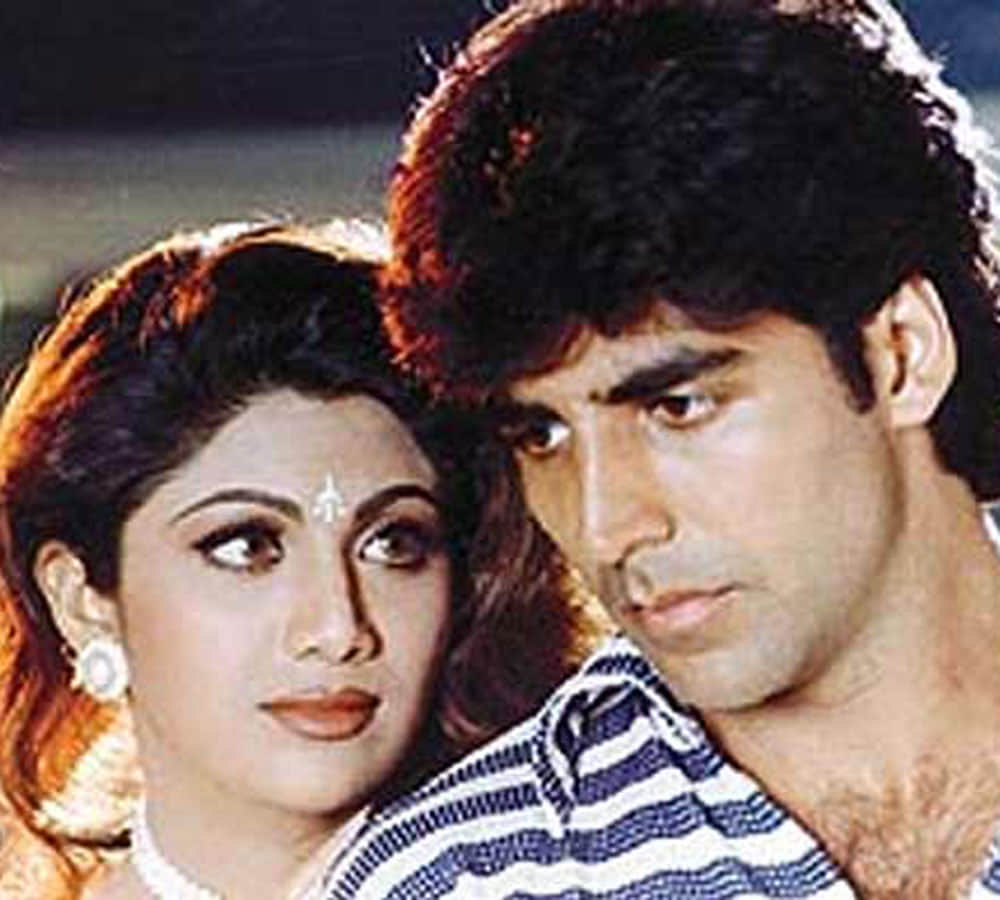 akshay kumar goes siddhivinayak temple with his every girlfriend