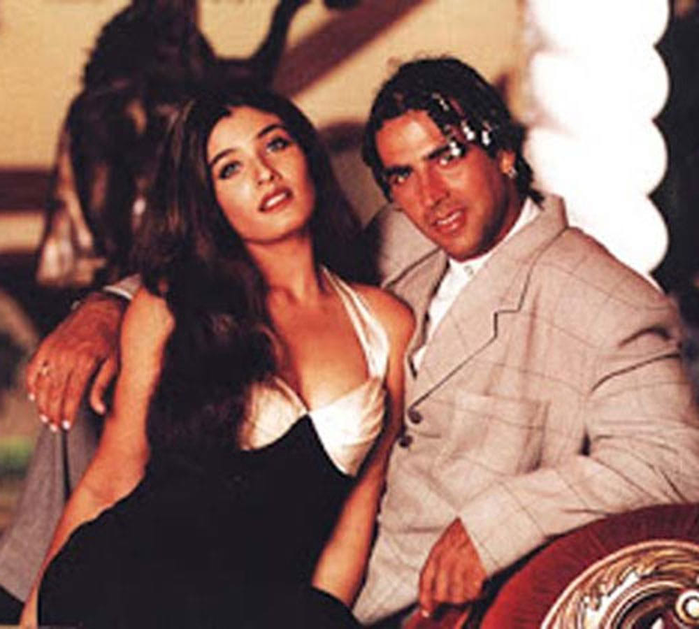 akshay kumar goes siddhivinayak temple with his every girlfriend