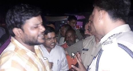 वाहन चेकिंग के दौरान सीओ भाजयुमो नेता में हुआ विवाद