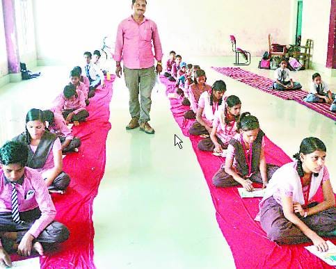 अंत्योदय मेले में स्कूली बच्चों ने किया धमाल
