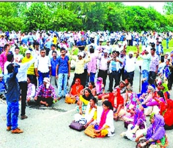 Shiskchamitra protested