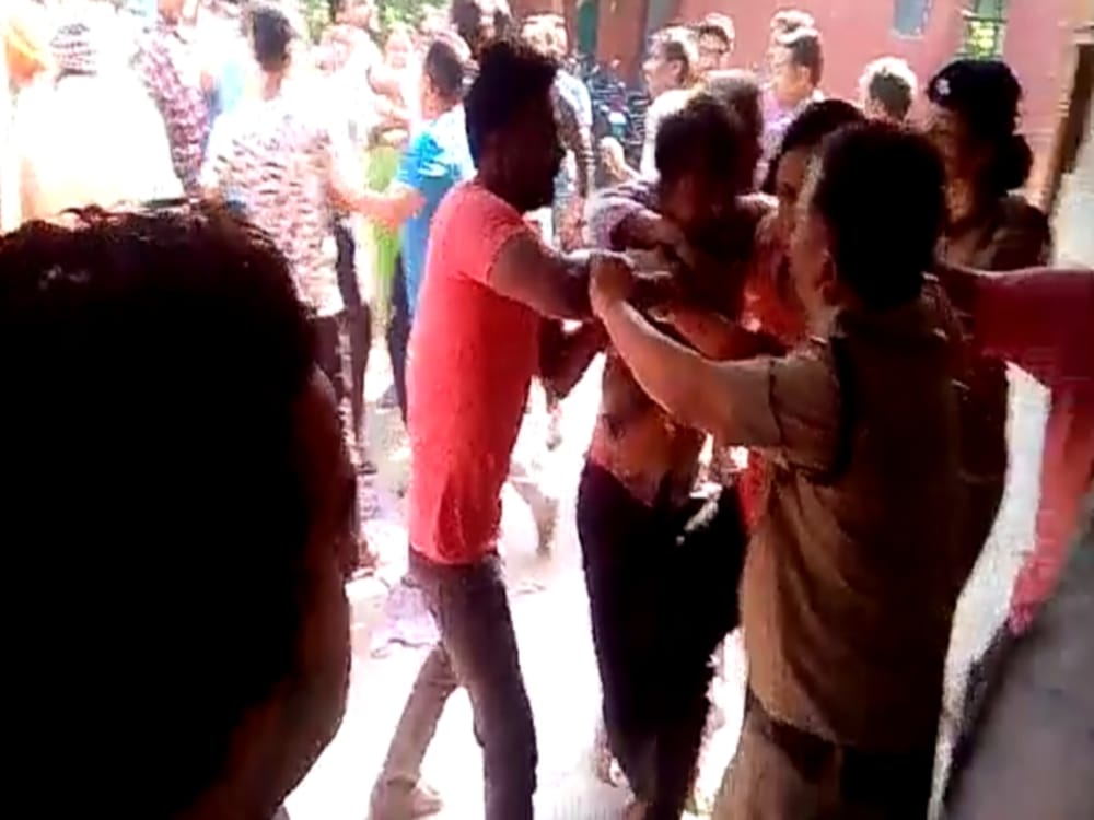 Block Chief family fight with sub inspector of police in udham singh nagar