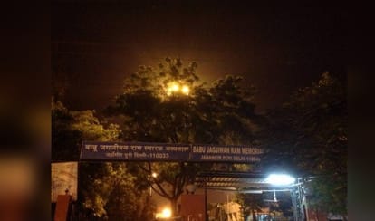 delhi police si shot himself no suicide note was found