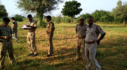 a man from cisf dead body recover near center in alwar