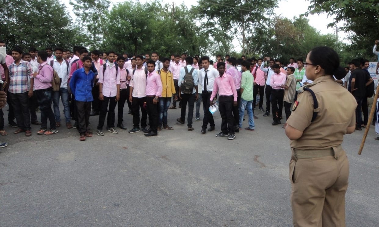 purvanchal university student accident at gate