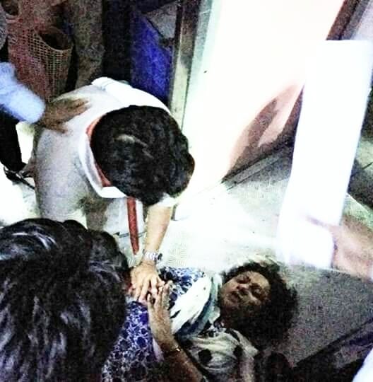 jyotiraditya scindia helped a woman in shatabdi express