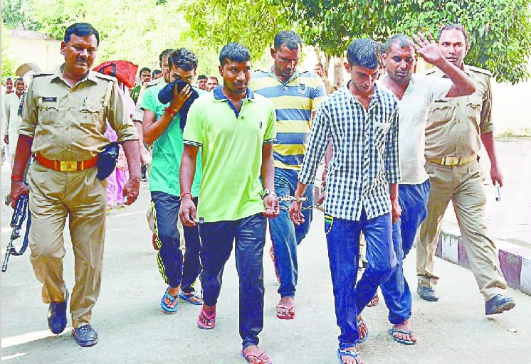 Five prisoners get life imprisonment from teenager