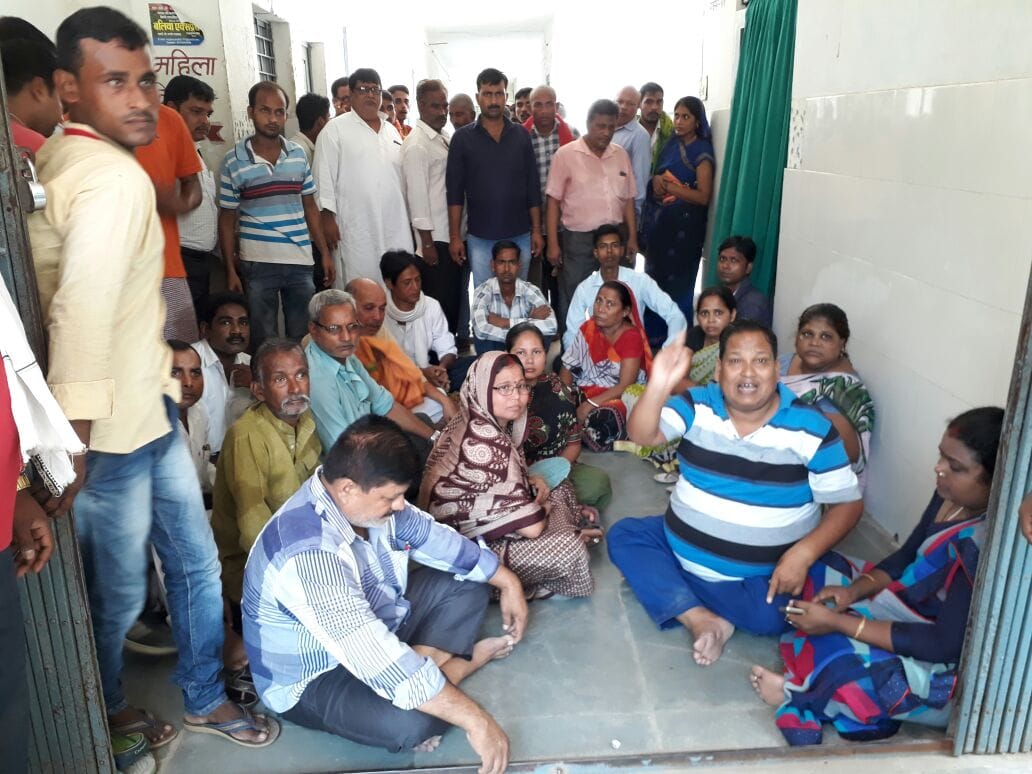Ballia bjp leader misbehave with pharmacist