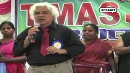 Telangana poet Gaddar looks for launch in politics with new look 