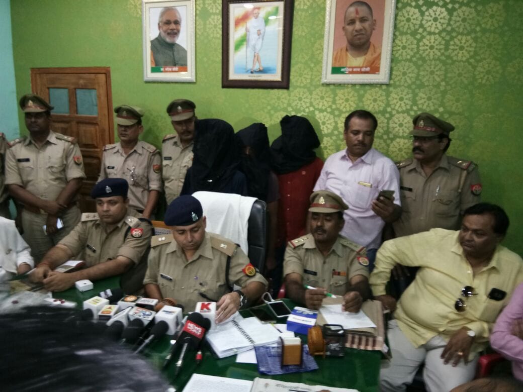 Lucknow police opend the case of miscreants looted silver from jewellers from agra