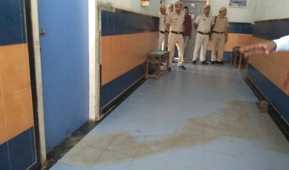 eye witness claims that pradyuman thakur was not dead in conductors lap