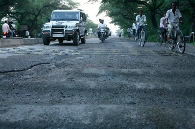 Ramghat Road: estimate on estimate, why do not lie