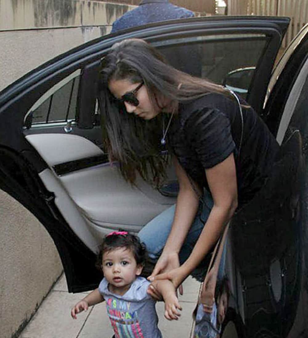 shahid kapoor celebrate mira kapoor birthday with misha and ishaan khatter in this special way