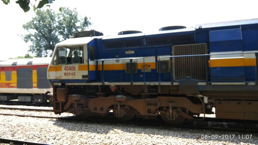 shiv ganga express coupling broken two times 