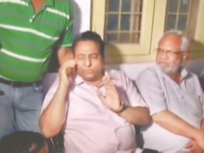 Mayor vinod chamoli video viral in matter of dm dispute