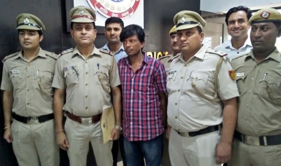 man caught who used to do fraud with girls through matrimonial sites