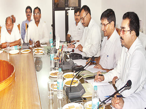 Hamirpur AD and welfare of social welfare officer prevent the wages.