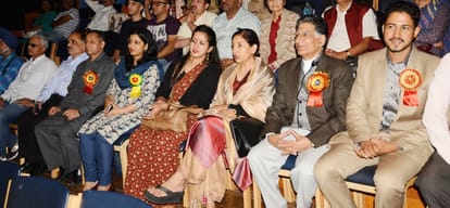 Bollywood Actress Deepti Naval Press Conference in shimla