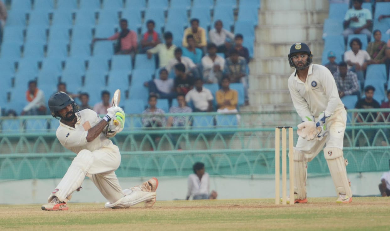deinesh kartik hundred in duleep trophy.