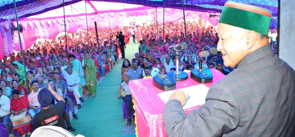 cm virbhadra singh raises question over working of himachal congress 