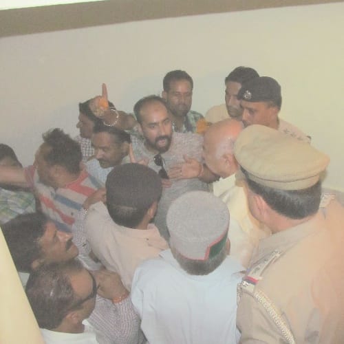Himachal chamba Fight between congress workers in presence of sushil shinde
