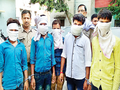 Police party attacked for robbers