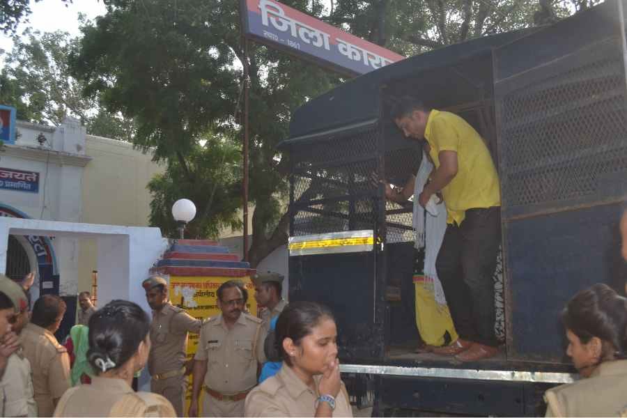 seventeen shiksha mitra have been sent to jail in etah