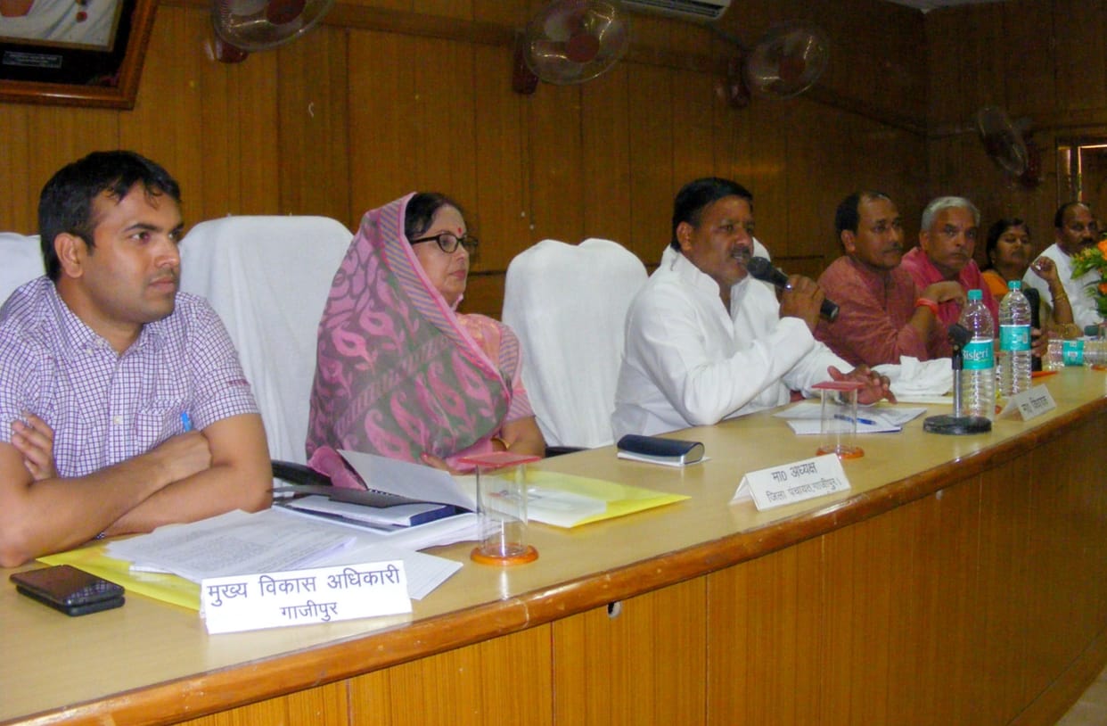 Dissatisfaction in the meeting of District Panchayat