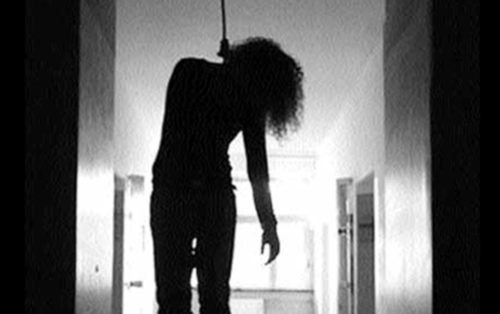 teenage girl commits suicide in lucknow