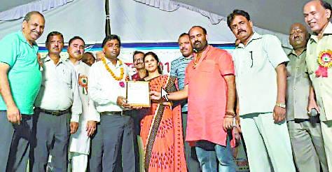 खीरी रत्न से नवाजे गए शहर के समाजसेवी