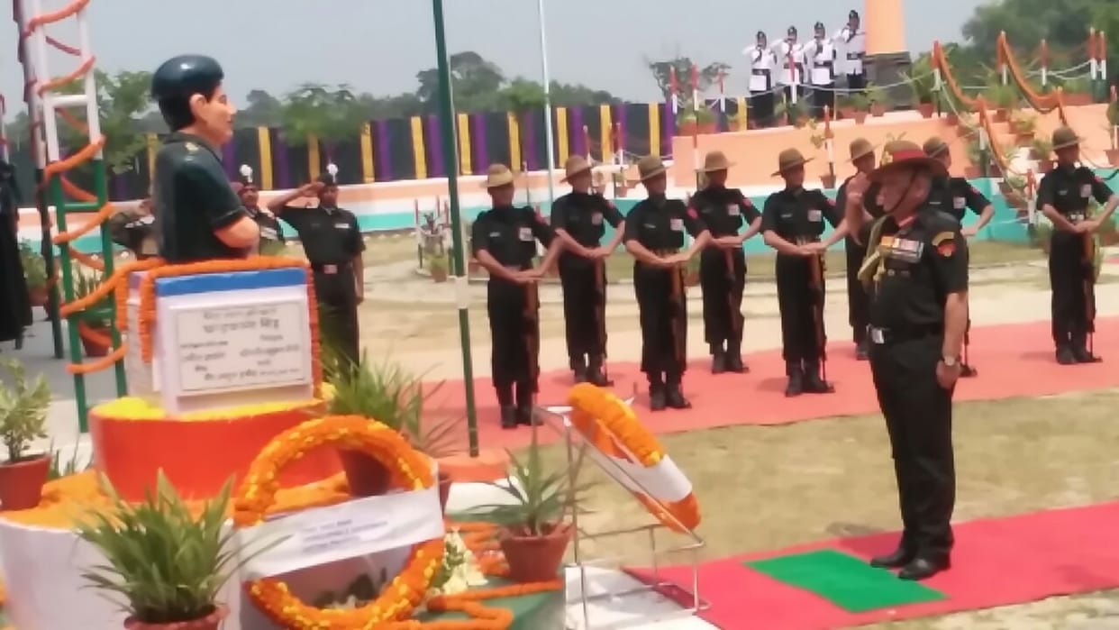 army chief give honour to abdul hamid family at ghazipur