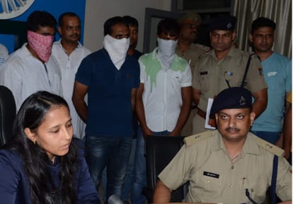 two army jawan arrested with five crore drugs