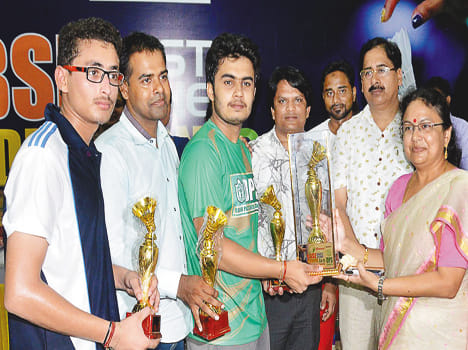 Varanasi champion in Badminton