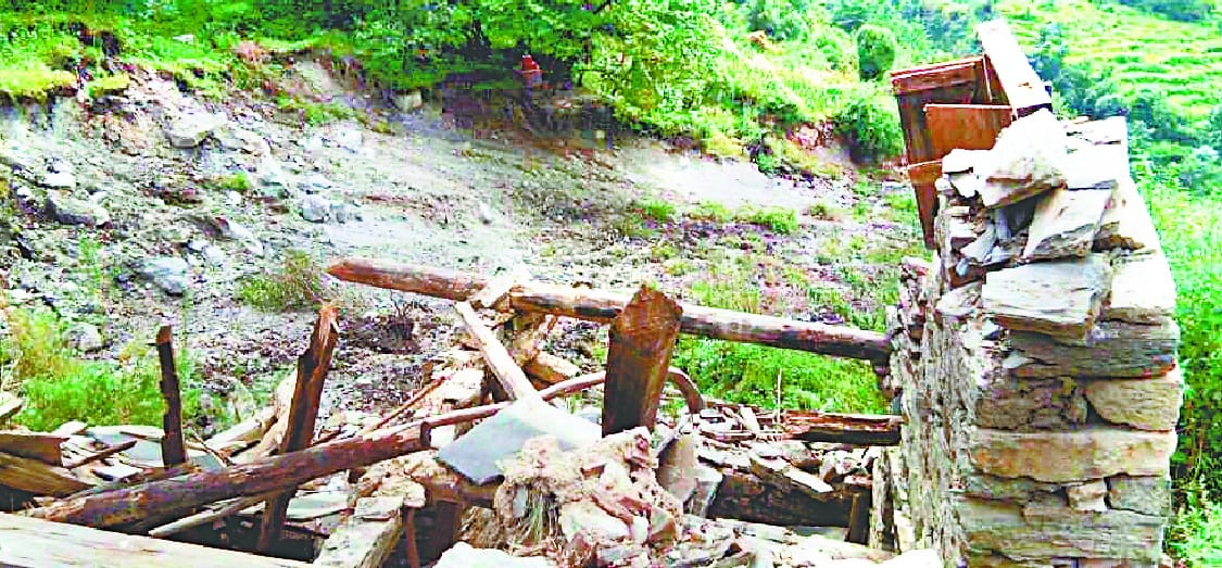 Landslide in Chalmachilasun village, demolish one house