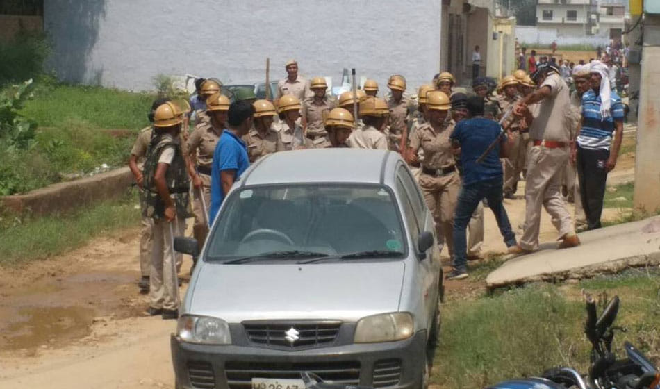 pradyumn murder case: lathi charge on protesters at ryan international school in gurugram