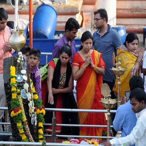 Do not greet to shani dev with folded hands