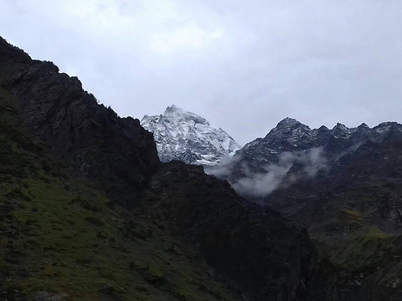 photos of snowfall in all over uttarakhand 