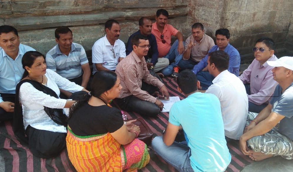 माध्यमिक शिक्षक संघ की बैठक में शिक्षकों ने भरी हुंकार