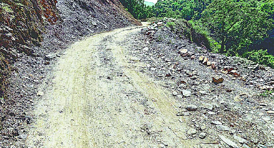 Asphalt on the thal-lejam road