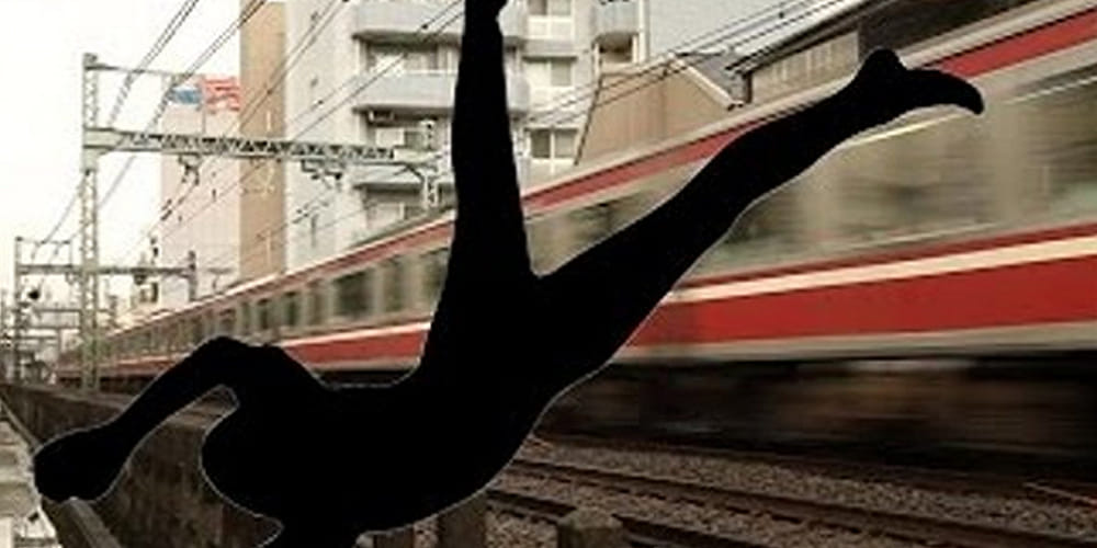 man thrown out of train after a spat over mobile 