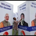 अहमदाबाद में लगे पोस्टर
