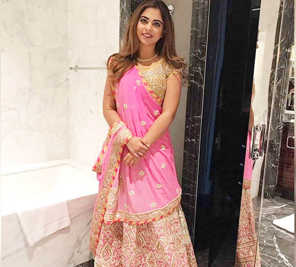 mukesh ambani daughter isha ambani make her bolllywood debut with akshay kumar